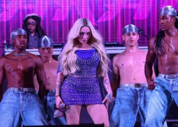 Bellakath rompe récords en el inicio del Carnaval de Playa del Carmen 2026