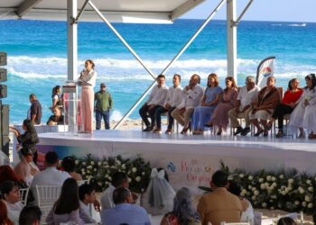 Bodas Colectivas en Cancún 2026 unen a 357 parejas en Playa Delfines