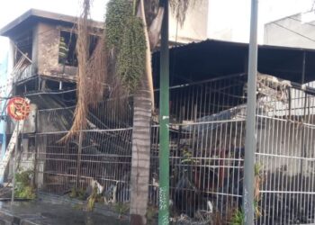 VIDEO «Incendio en taller automotriz en CDMX es controlado por bomberos»