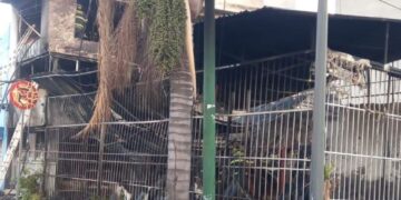 VIDEO «Incendio en taller automotriz en CDMX es controlado por bomberos»