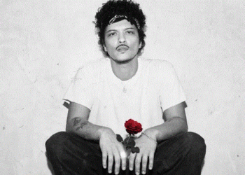 🎤✨ ¡Bruno Mars Regresa con “The Romantic” y Rompe una Espera de 10 Años! 💿❤️