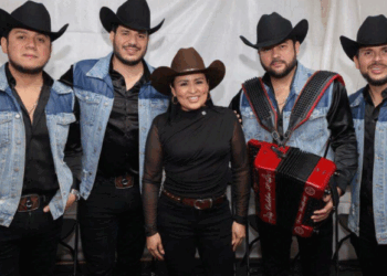 Calibre 50 hace vibrar el escenario en el Carnaval Leona Vicario 2026