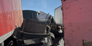 "Caos vial por choque múltiple en la autopista León con dirección a Aguascalientes"