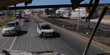 🔥📍 Caos y pánico en México tras la muerte de “El Mencho”: turistas atrapados, balas y calles al filo del miedo 🚨