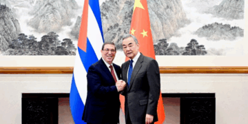 China reafirma su apoyo a Cuba y rechaza la injerencia externa en la isla