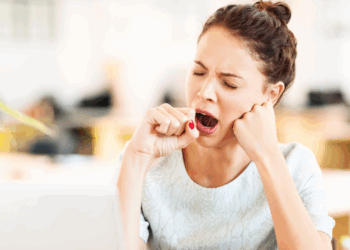 Científicos descubren que el bostezo actúa como una bomba de limpieza para el cerebro