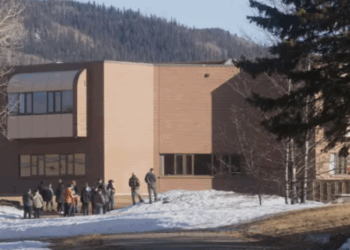 Conmoción en Canadá por un tiroteo en una escuela de Columbia Británica