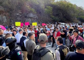 «Bloqueos en Acapulco son investigados por el gobierno federal, afirma Sheinbaum»