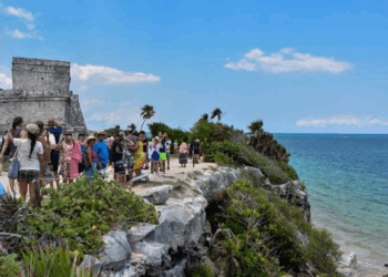 "Depreciación del dólar en Quintana Roo impacta a la hotelería y al turismo"