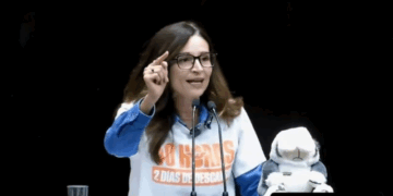 Diputados de Morena rechazan propuesta para trabajar 48 horas a la semana