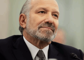 Donald Trump mantiene su respaldo al secretario de Comercio Howard Lutnick