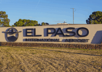 EE.UU. restringe el espacio aéreo en la frontera con México por seguridad nacional