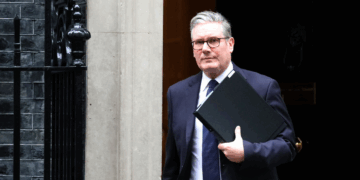 El escándalo por el caso Epstein pone en riesgo la estabilidad del Gobierno británico