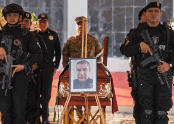 Emotivo homenaje al policía estatal de Quintana Roo tras perder la vida en servicio