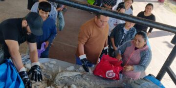 "Gran éxito del programa alimentario "Del mar a tu mesa" en Lázaro Cárdenas"