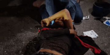 "Intentó hacer “caballito” en su motoneta y terminó estampado contra el pavimento"