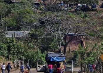 Minera canadiense ofrecía hasta 250 mil pesos mensuales a grupo criminal; familiares acusan que no negoció rescate de trabajadores