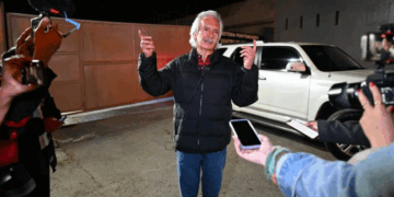 Juez otorga prisión domiciliaria al reconocido periodista guatemalteco José Rubén Zamora