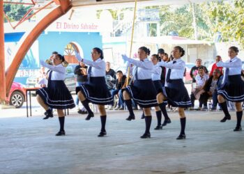 Nivardo Mena fomenta el Civismo en concurso de escoltas de telesecundarias