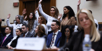 Pam Bondi defiende el manejo del caso Epstein ante el Congreso