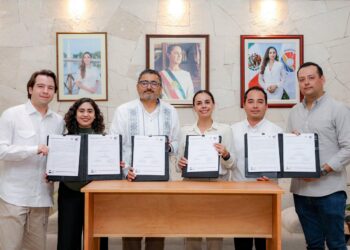 "Regularización de suelo en Cancún: Firman convenio Ana Paty Peralta e INSUS"