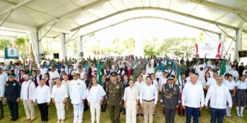 Renán Sánchez Tajonar celebra la unidad nacional en el Día de la Bandera