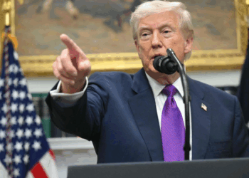 Trump aclara que solo su equipo oficial maneja el sector petrolero de Venezuela