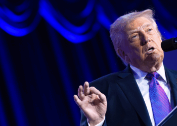 Trump advierte sobre el posible envío de un segundo portaviones para presionar a Irán