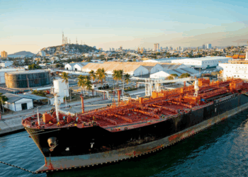 Trump asegura que México detendrá el suministro de petróleo a Cuba