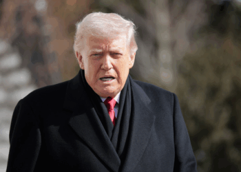 Trump busca un acuerdo con Irán en medio de un despliegue militar