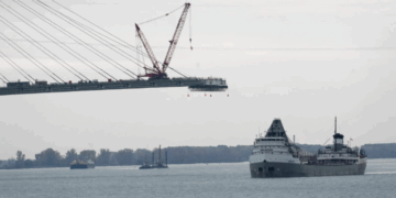 Trump condiciona la apertura del puente internacional si Canadá no cede la mitad de la propiedad