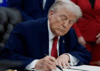 Trump pide "pasar página" ante el escándalo del caso Epstein