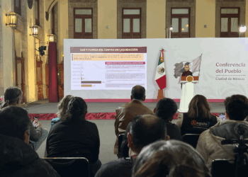 Van contra pensiones millonarias, Sheinbaum propone tope constitucional