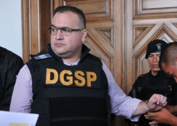 «Prisión preventiva contra Javier Duarte por presunto desvío de 5 mdp»