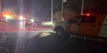 Incendio en San Bernabé consume tres tejabanes en Monterrey sin dejar lesionados