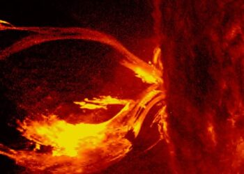 Llamarada solar potente se registra en la cara oculta del Sol (VIDEO)