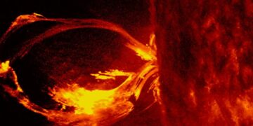 Llamarada solar potente se registra en la cara oculta del Sol (VIDEO)