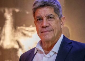 Protesta en la BUAP por visita de diplomática de Estados Unidos