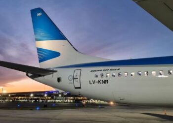 Controladores aéreos de Argentina anuncian un paro