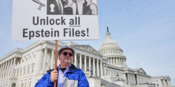 Justicia de EE.UU. investiga posible retención de archivos Epstein con acusaciones a Trumpvv
