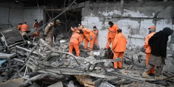 Afganistán denuncia masacre tras bombardeo de Pakistán en centro médico de Kabul