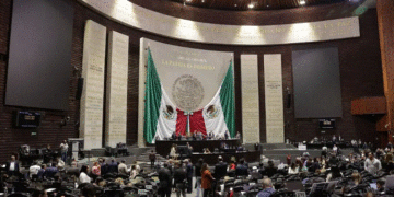 Diputados impulsan fin a las “pensiones doradas” de CFE y Pemex tras discusión en San Lázaro