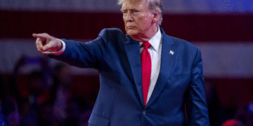 Trump Lanza Ultimátum y Pone en Riesgo el Petróleo de Irán: ¿Se Podría Tomar la Isla Clave?