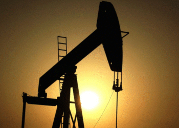 Mercados en alerta mundial: petróleo y gas se disparan y bolsas caen tras ataques a Irán