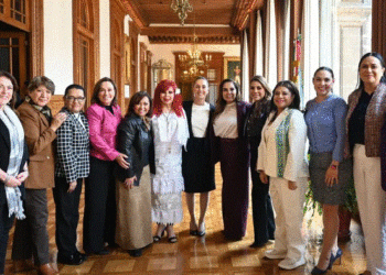 Gobernadores de la 4T cierran filas con Sheinbaum y respaldan su plan electoral