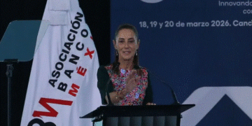 Sheinbaum llama al optimismo económico; banca asegura que México está “blindado”