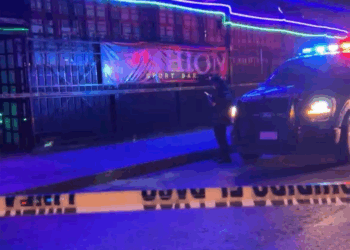 "Comando armado siembra el terror en un bar de Cancún y deja varios heridos""Comando armado siembra el terror en un bar de Cancún y deja varios heridos"