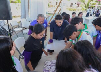 Rally juvenil por la igualdad impulsa el DIF Playa del Carmen en el marco del 8M