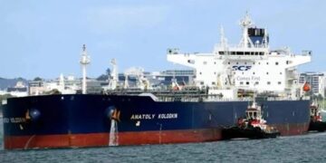 El arribo de un buque con crudo ruso alivia la crisis energética en Cuba