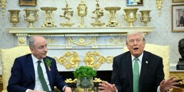 El primer ministro irlandés mantiene la calma ante la presión de Donald Trump en la Casa Blanca